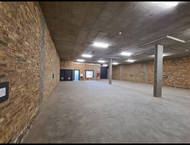 416M² WAREHOUSE TO LET IN RIVERSANDS